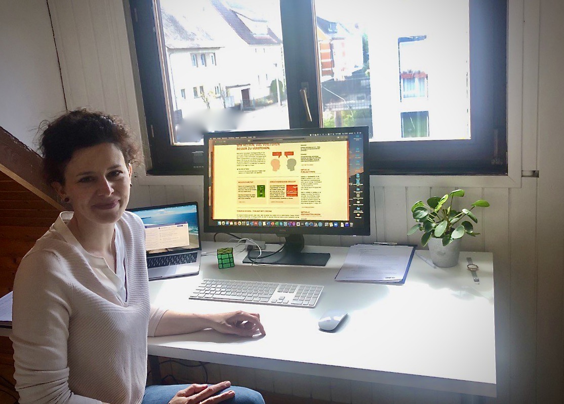 Annika Scholl im Home Office