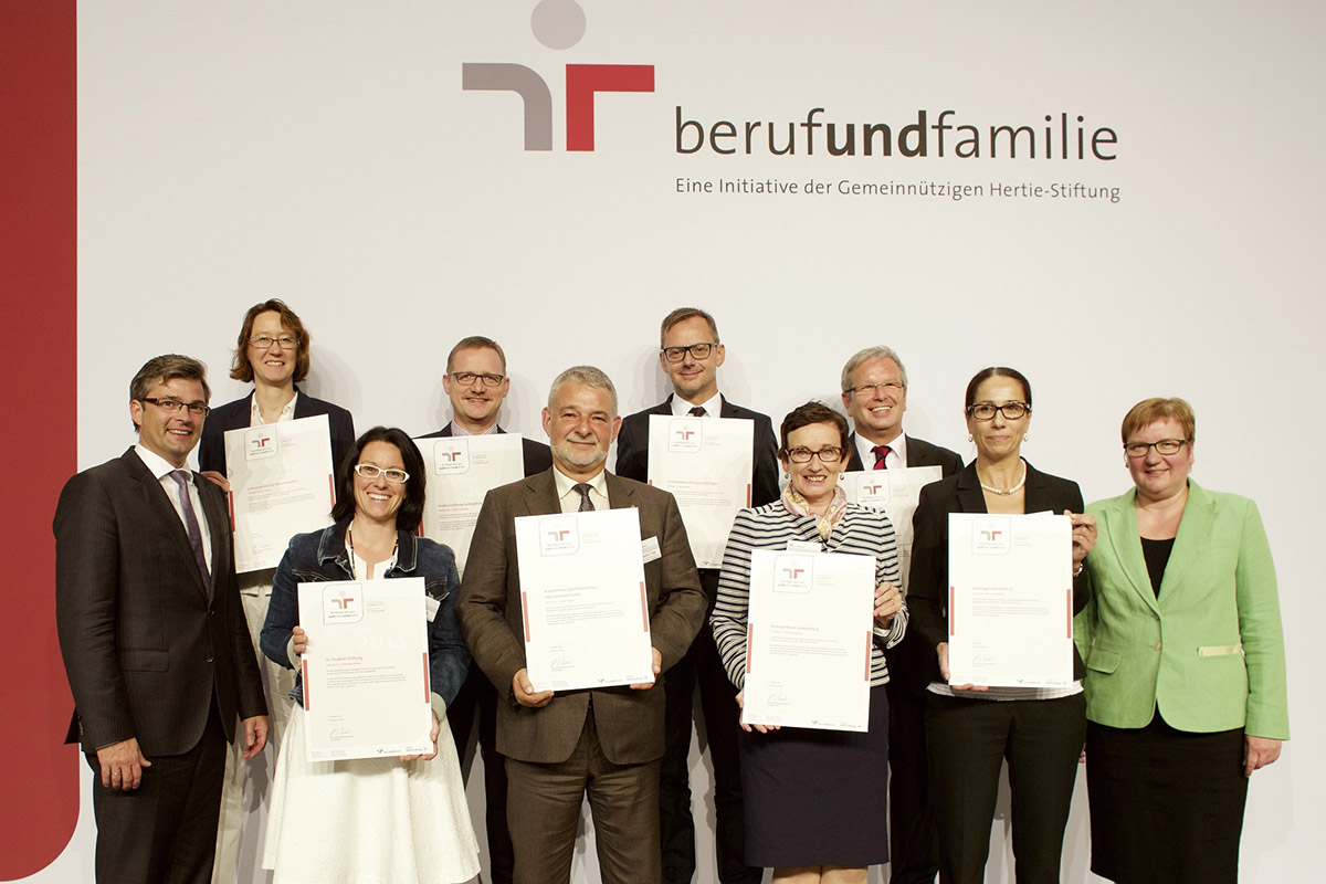 2015-07-07 iwm-erhaelt-auszeichnung-audit-berufundfamilie