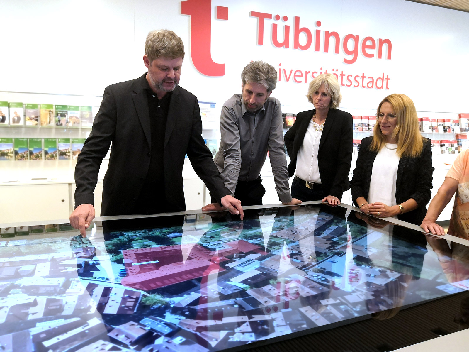 2019-06-03 tuebinger tisch rathaus gerjets palmer 1600